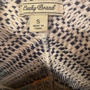 Lucky Brand super cute sweater.  Great condition.  Size Small 🥰